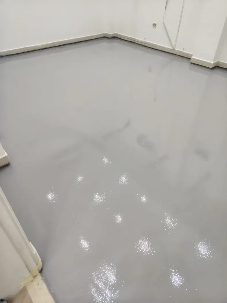 gray-epoxy-floor-coating-qatar